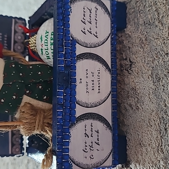 FINAL PRICE BUNDLE HALLMARK KEEPSAKE 2017, REALLY CUTE BOX WITH 2 ORNIMENTS - Picture 4 of 16